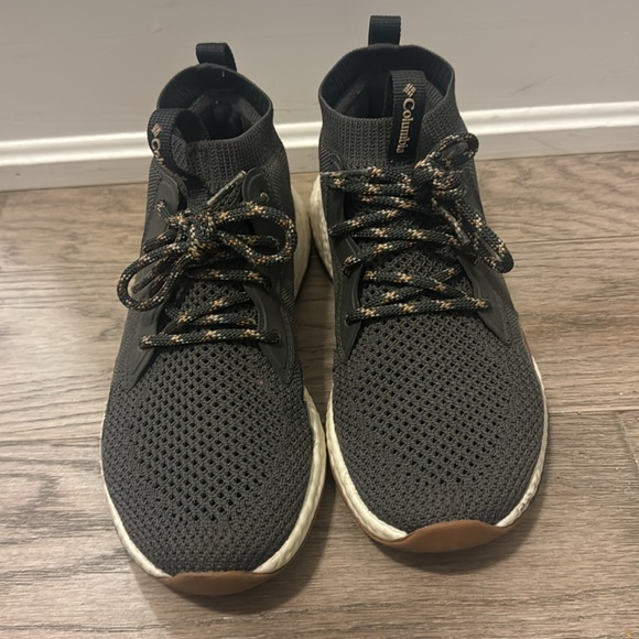 Columbia, stylish, brown and grey ankle sneakers. - Picture 2 of 5